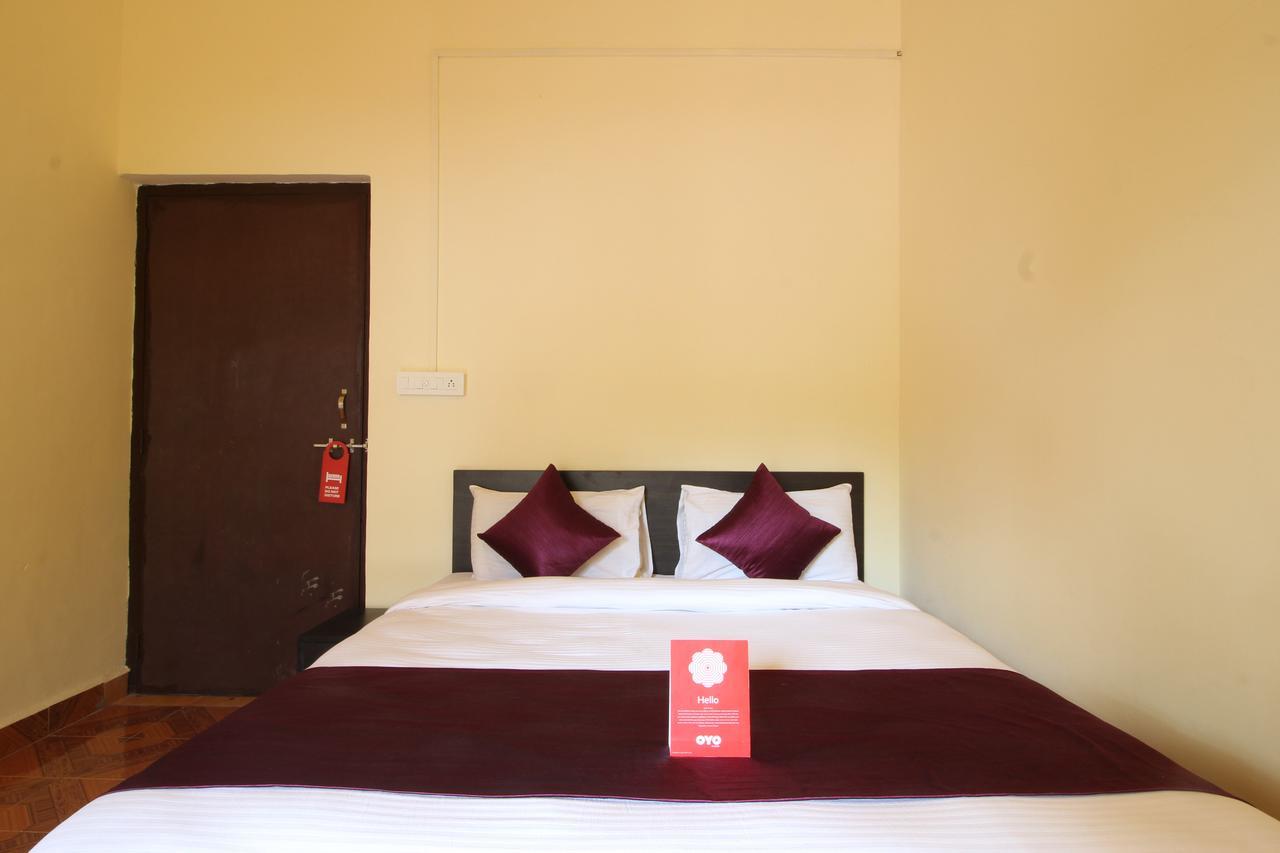Oyo 10385 Hotel Nirmala Vilas 坎多林 外观 照片