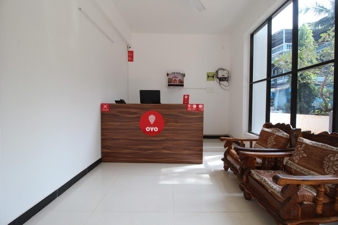 Oyo 10385 Hotel Nirmala Vilas 坎多林 外观 照片