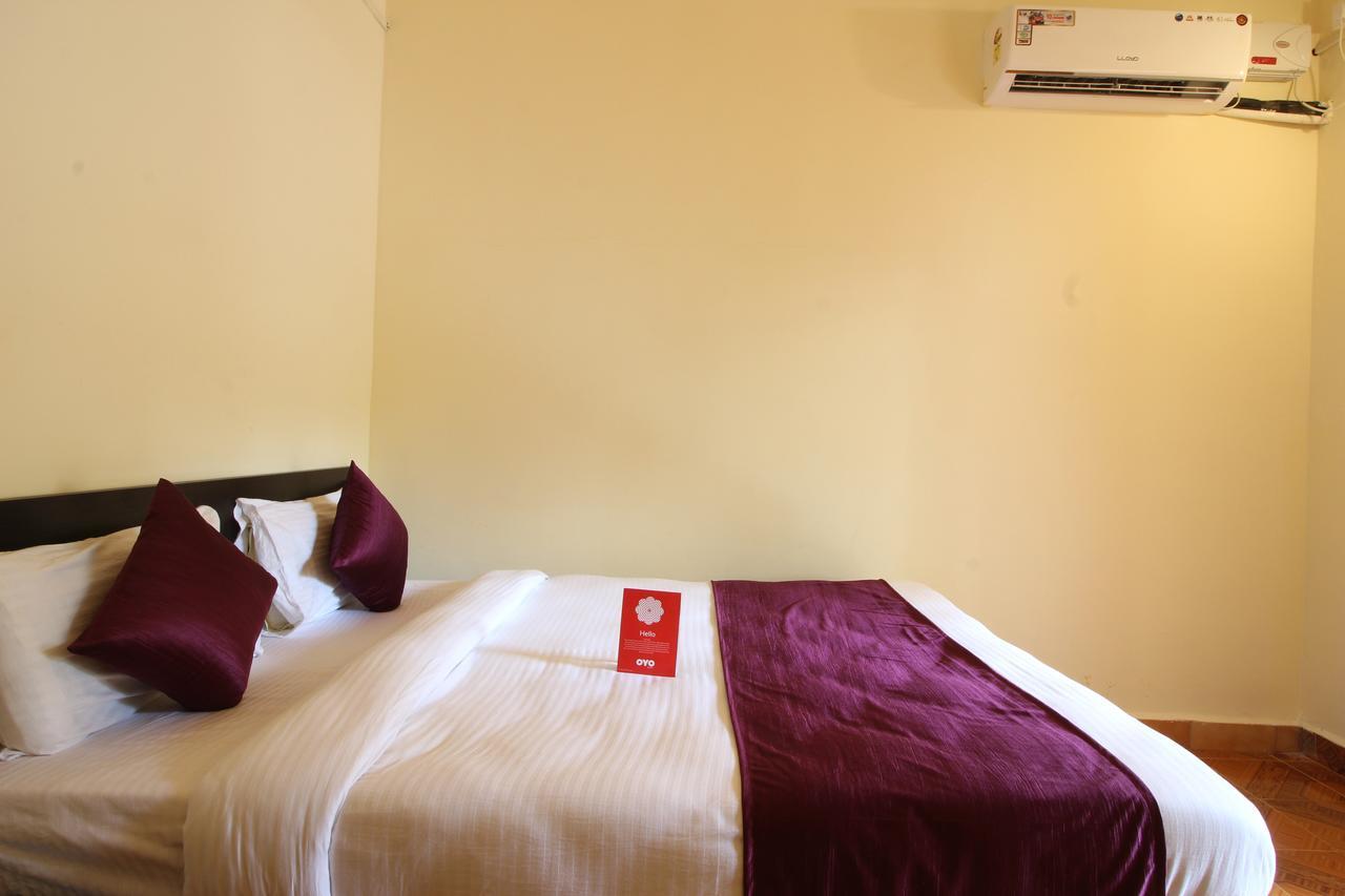 Oyo 10385 Hotel Nirmala Vilas 坎多林 外观 照片
