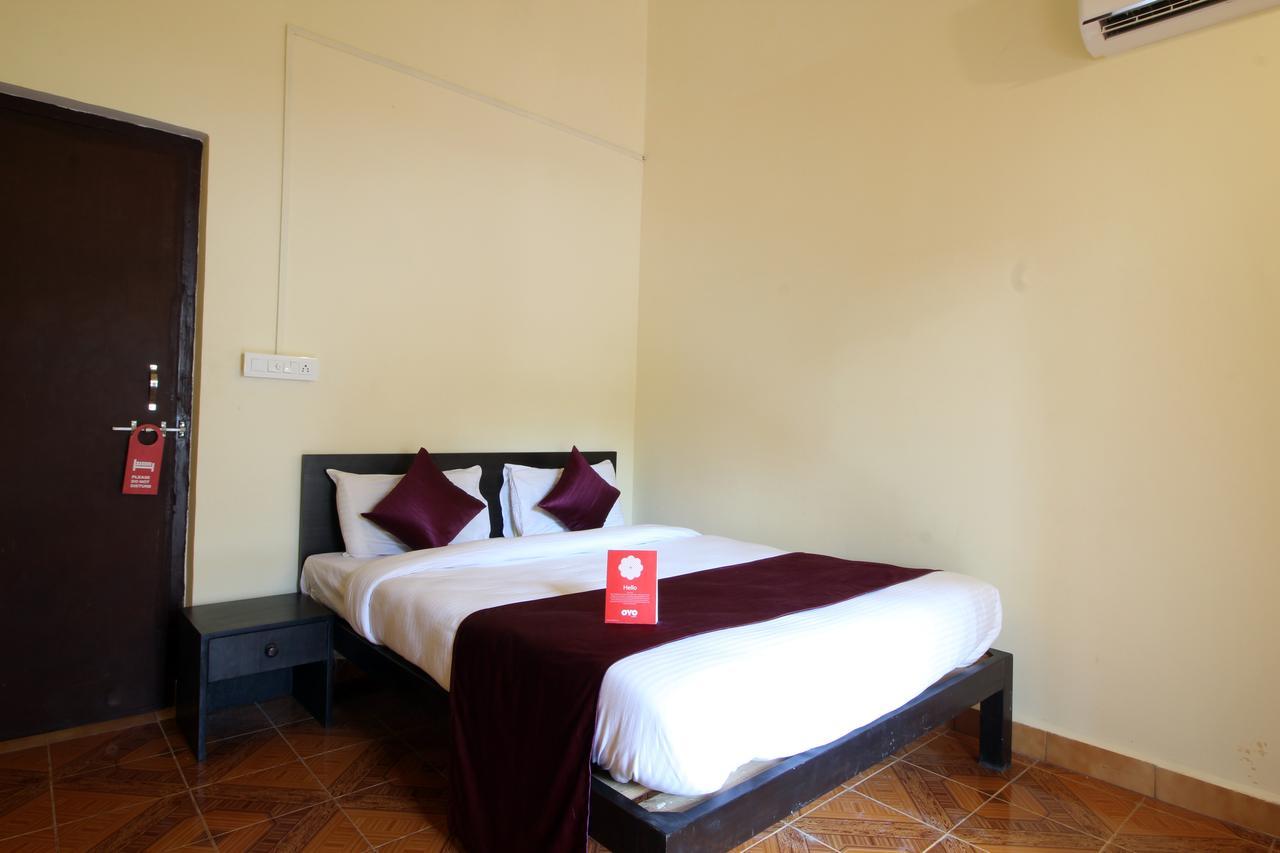 Oyo 10385 Hotel Nirmala Vilas 坎多林 外观 照片