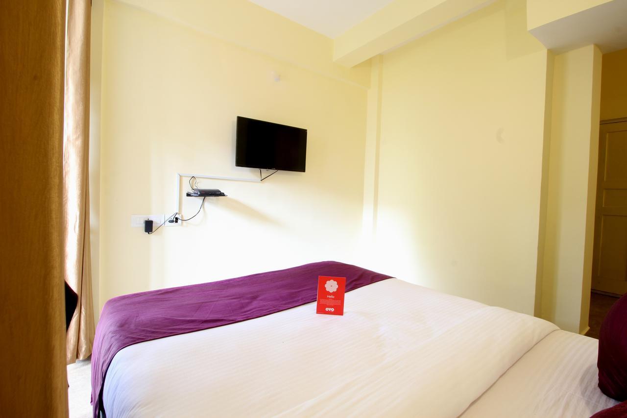 Oyo 10385 Hotel Nirmala Vilas 坎多林 外观 照片